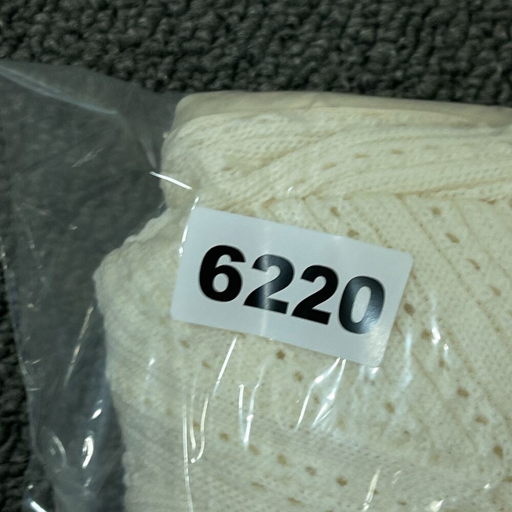 St. John Wool Silk Blend Cardigan Sweater Womens Medium M Cream - Picture 9 of 9